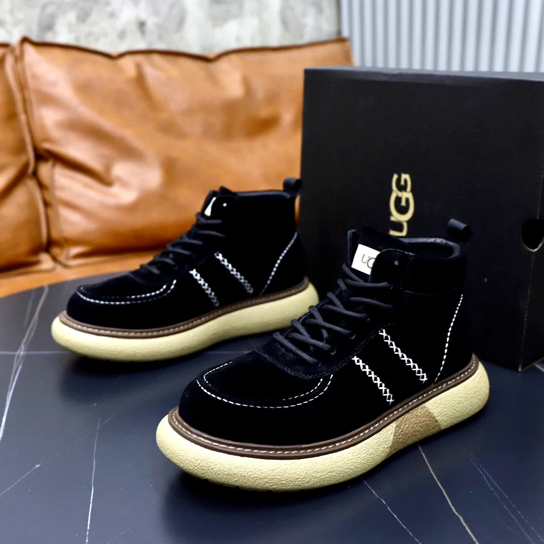 Ex-factory price: 640💰Thick wool imported from Australia Brand: UGG genuine purchasing agent Size: 38-44 Grade: Official website 1:1 Material: First layer of genuine leather waterproof and antifreeze upper Real wool lining Original non-slip soft wear-resistant outsole Style category: Men's casual shoes Trendy style Comfortable on the feet Color: Official website color synchronization